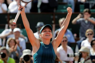 La Roumaine Simona Halep après son succès face à l'Espagnole Garbine Muguruza en demi-finales de Roland-Garros