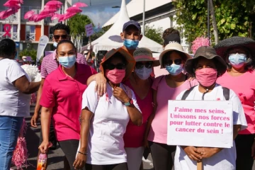 Saint-Benoît : 300 personnes pour la marche rose 