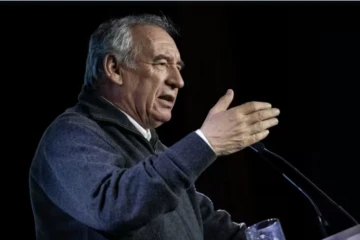 François Bayrou à l'université d'été du MoDem, le 26 septembre 2025 à l'Isle-sur-la Sorgue (Vaucluse) ( AFP / MIGUEL MEDINA )