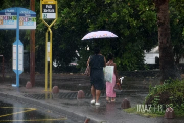 Perturbation tropicale : La Réunion toujours en vigilance fortes pluies et orages et risque de crues [?]