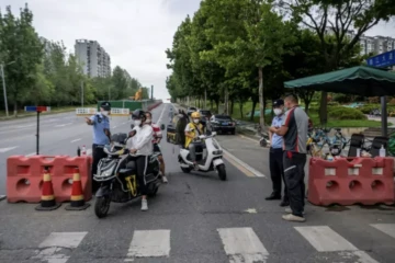 Covid: des millions d'habitants confinés dans l'une des plus grandes villes de Chine