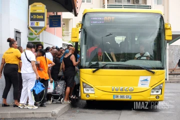 controle gendarmerie à la gare routière de saint-paul