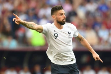 Olivier Giroud à la pointe de l'attaque de l'équipe de France contre le Danemark au stade Loujniki à Moscou, le 26 juin 2018