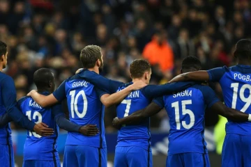 Des joueurs de l'équipe de France France avant le match amical face à la Russie, le 29 mars 2016 au Stade de France