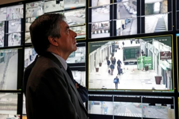 François Fillon en visite dans les locaux de la police le 27 février 2017 à Meaux