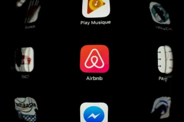Face au formidable succès de la plateforme touristique Airbnb, les métroples européennes s'organisent