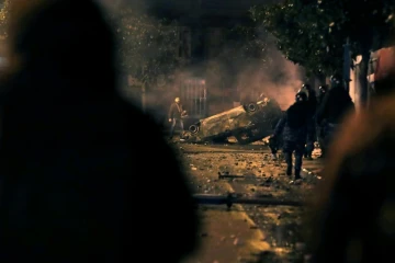 Heurts entre des partisans des mouvements chiites Amal et Hezbollah et les forces de l'ordre dans le centre de Beyrouth, dans la nuit du 16 au 17 décembre 2019