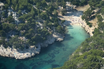 Vue aérienne en date du 30 juin 2015 du Parc national des Calanques dans les Bouches-du-Rhône