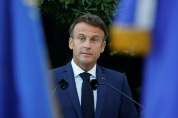 Le président Emmanuel Macron  prononce un discours à Bormes-les-Mimosas, le 19 août 2022