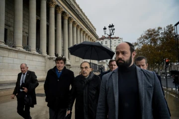 Le cardinal Barbarin quitte la cour d'appel de Lyon le 29 novembre 2019