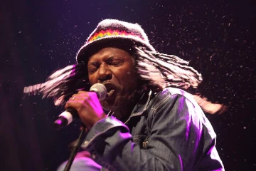 Vendredi 7 Octobre 2011

Kaloo Bang concert d'Alpha Blondy