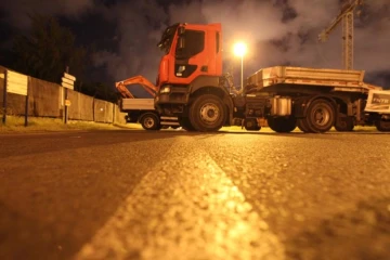 Lundi 20 Février 2012

Barrage des transporteurs devant la SRPP