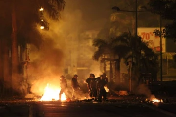 Mercredi 22 février 2012 - Container en feu au Jumbo Score du Chaudron