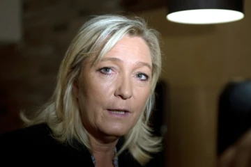 La présidente du Front National Marine Le Pen lors d'une conférence de presse pour annoncer sa candidature aux élections régionales en Nord-Pas-de-Calais/Picardie, le 30 juin 2015 à Arras