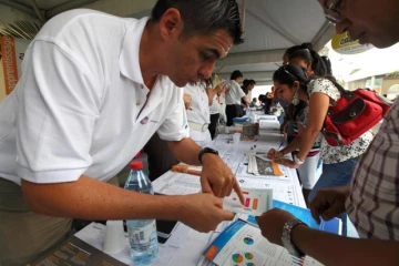 Vendredi 29 juin 2012 - &quot;Village des entreprises&quot; à la chambre de commerce et d'industrie de La Réunion (Photo image-reunion.re pour www.ipreunion.com)