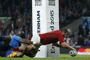 Le pilier du XV de France Rabah Slimani s'arrache pour inscrire un essai contre l'Italie, le 19 septembre 2015 à Twickenham 