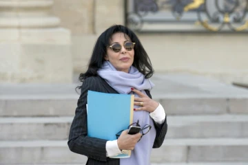 L'ancienne ministre de la Francophonie Yamina Benguigui quitte l'Elysée, le 26 mars 2015 à Paris