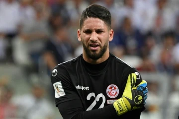 Le gardien de but de la Tunisie, Mouez Hassen, touché à l'épaule lors du premier match, face à l'Angleterre,  à Volgograd, le 18 juin 2018