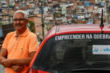 Le Brésilien Alvimar da Silva, fondateur de l'application JaUbra, dans le quartier de Brasilandia, au nord de Sao Paulo, le 27 février 2019