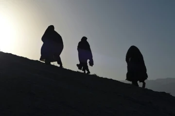 Des villageois du nord de l'Afghanistan, libérés mardi soir par les talibans au terme d'un médiation, ont raconté les tueries perpétrées par le groupe Etat islamique dans leur localité chiite, où plusieurs dizaines de civils sont toujours retenus