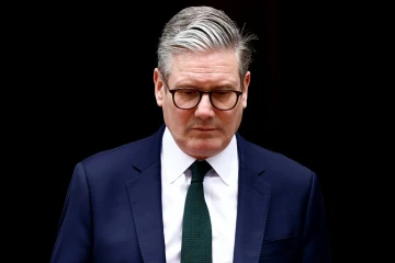 le Premier ministre britannique Keir Starmer le 6 août 2024 devant le 10 Downing Street à Londres