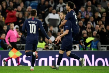 Les Parisiens fêtent le but de l'égalisation contre le Real Madrid signé Pablo Sarabia à Santiago-Bernabeu, le 26 novembre 2019