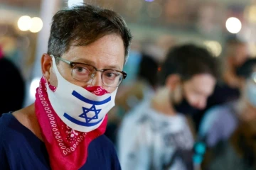 Un manifestant anti-confinement à Tel-Aviv le 17 septembre