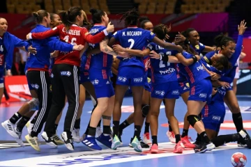 Les handballeuses françaises fêtent leur qualification pour la finale de l'Euro, le 18 décembre 2020 à Herning