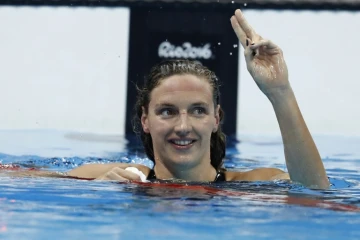 La Hongroise Katinka Hosszu après sa victoire sur 400 m 4 nages et son record du monde, aux JO de Rio le 6 août 2016