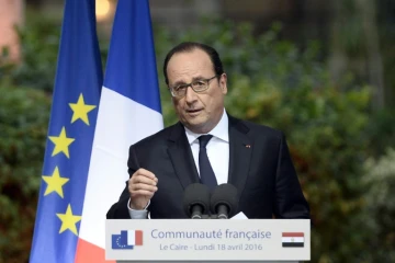 Le président François Hollande s'adresse à la communauté française au Caire, le 18 avril 2016