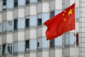 Le drapeau chinois devant l'ambassade de Chine à Berlin, le 22 avril 2024