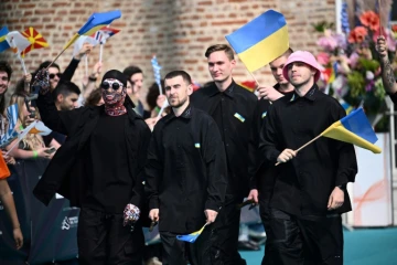 Le groupe ukrainien Kalush Orchestra  arrivent à la cérémonie d'ouverture de l'Eurovision à Turin, en Italie, le 8 mai 2022