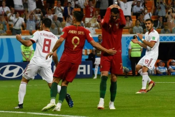 Cristiano Ronaldo a manqué un penalty contre l'Iran à Saransk, le 25 juin 2018, mais le Portugal est qualifié pour les 8e