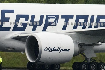 Aucun "message de détresse" n'a été reçu de l'avion d'EgyptAir reliant Paris au Caire avec 66 personnes à bord qui a disparu jeudi des écrans radars