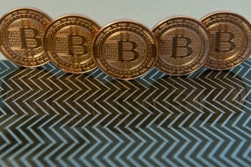 Le bitcoin a franchi pour la première fois le seuil record de 10.000 dollars