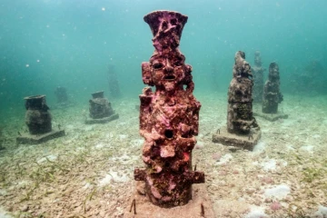 Les sculptures sous-marines du musée MUSZIF aident à protéger les récifs coralliens menacés par le réchauffement climatique et le tourisme à Isla Fuerte, département de Bolivar, en Colombie, le 22 mai 2024