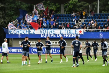Entraînement de l'équipe de France sous les encouragements des supporters, le 6 juin 2018 à Clairefontaine