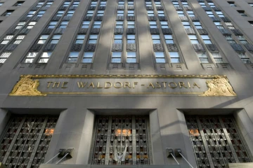 Entrée du Waldorf Astoria, mythique hôtel de New York parmi les plus prestigieux au monde, le 24 février 2017