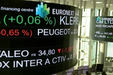 La salle de contrôle d'Euronext, société qui gère la Bourse de Paris, à La Défense, le 21 novembre 2019