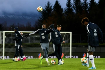 Les joueurs de l'équipe de France lors d'une séance d'entraînement à Reykjavik, le 10 octobre 2019 à la veille d'affronter l'Irlande