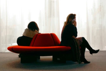 9,5% des femmes de 15 ans ou plus étaient au chômage en 2015 contre 10,5% des hommes 