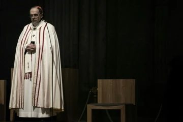 L'archevêque Philippe Barbarin célèbre la messe dans la cathédrale Saint-Jean de Lyon le 3 avril 2016