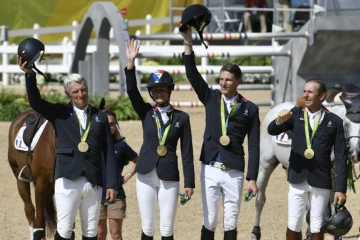 L'équipe de France championne olympique de saut d'obstacles, aux JO de Rio le 17 août 2016