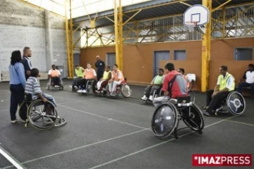 Dimanche 28 octobre 2007 - 

Journée de perfectionnement de la technique de déplacement en basket en fauteuil - Photo Noël Thomas