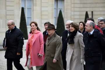 Les ministres à leur arrivée à pied à l'Elysée le 4 janvier 2017 à Paris