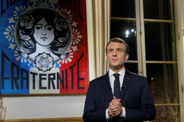Le président Emmanuel Macron lors de son allocution de la nouvelle année depuis son bureau de l'Elysée, le 31 décembre 2018