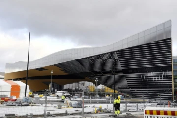 L'extérieur de la nouvelle bibliothèque d'Helsinki, baptisée Oodi, le 29 novembre 2018