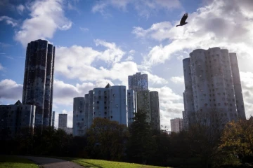 Les Tours Nuages, édifiées par l'architecte Emile Aillaud à Nanterre, le 23 novembre 2017