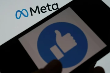 De faux comptes russes visent l'Ukraine sur les réseaux sociaux, selon Meta