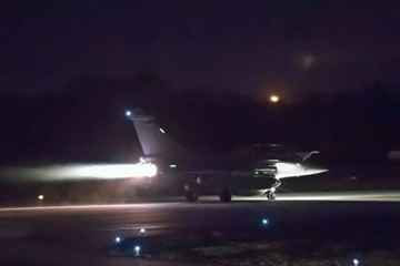 Photo extraite du compte Twitter de la ministre des Armées française Florence Parly montrant un avion militaire français, le 14 avril au moment où des frappes ciblées occidentales ont visé la Syrie